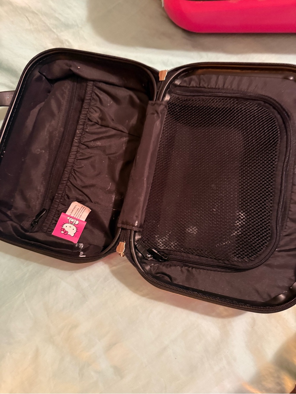 Pink Hello Kitty-style Hard Shell Carry Case Set - Picture 4 of 5